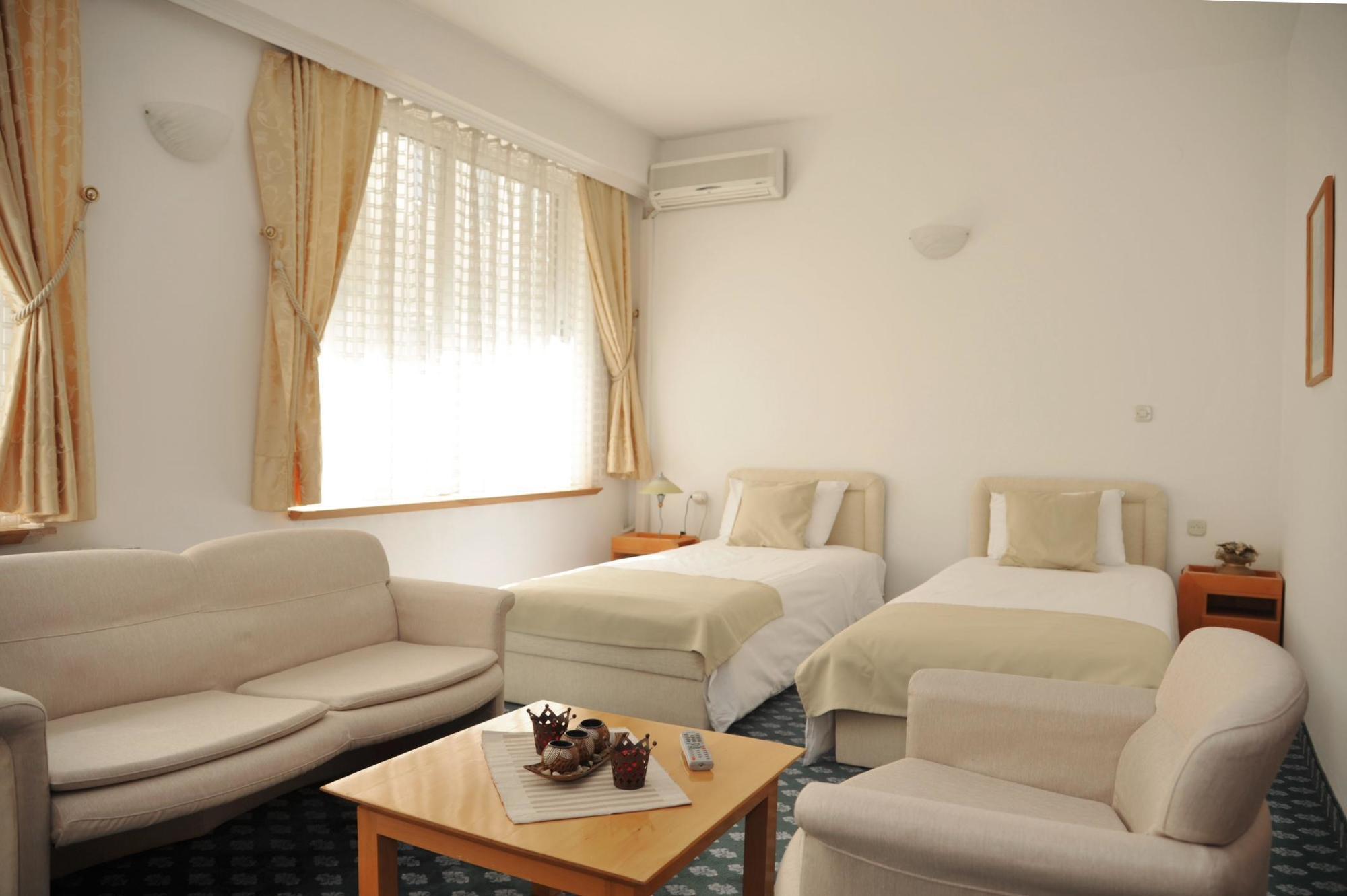 סקופיה Hotel Residence Inn מראה חיצוני תמונה