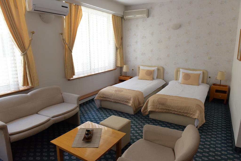 סקופיה Hotel Residence Inn מראה חיצוני תמונה